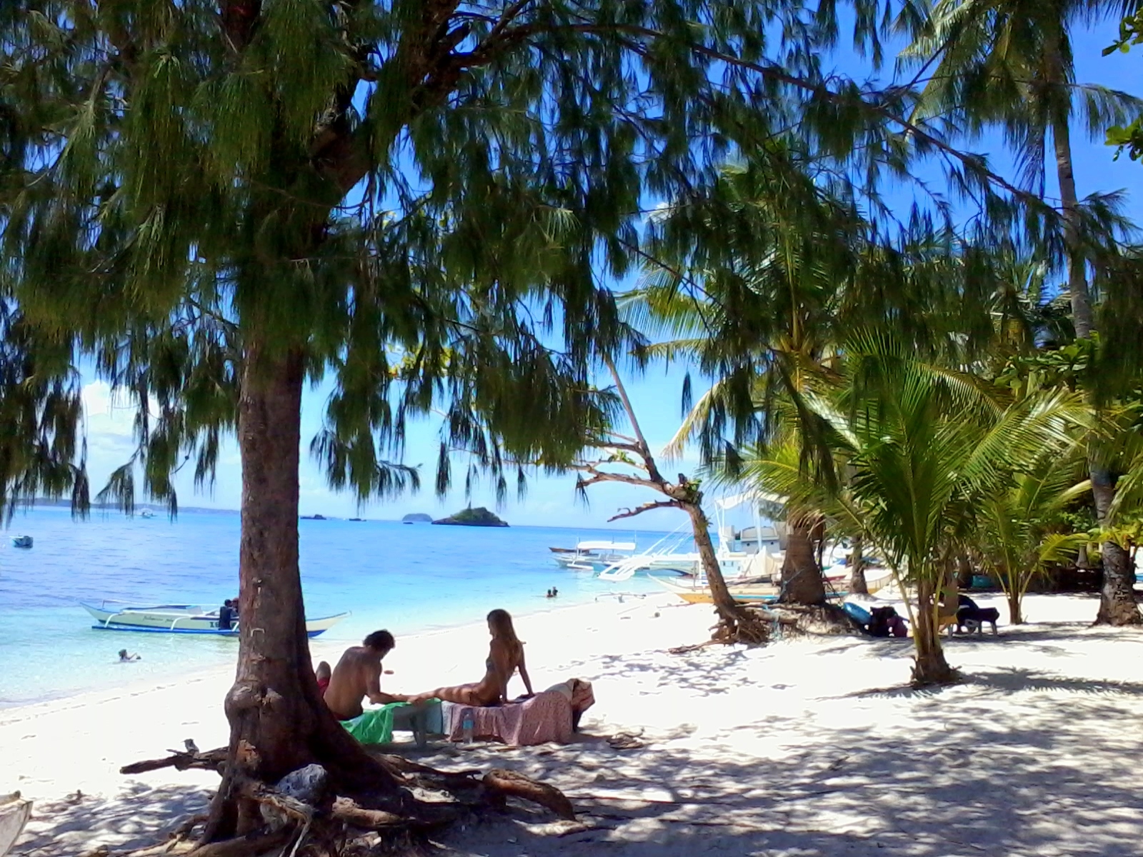 マラパスクア島 ビーチ写真